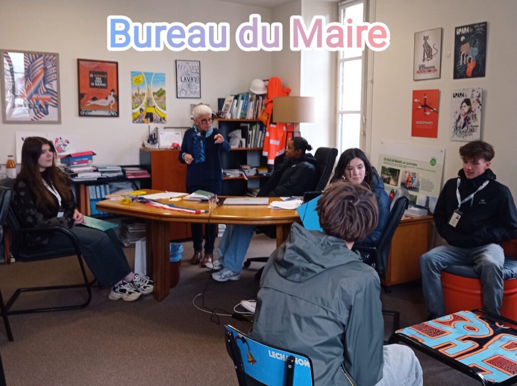 Visite de la Mairie de Laval 4 Haute Follis 2AGO visite de la mairie de Laval 3