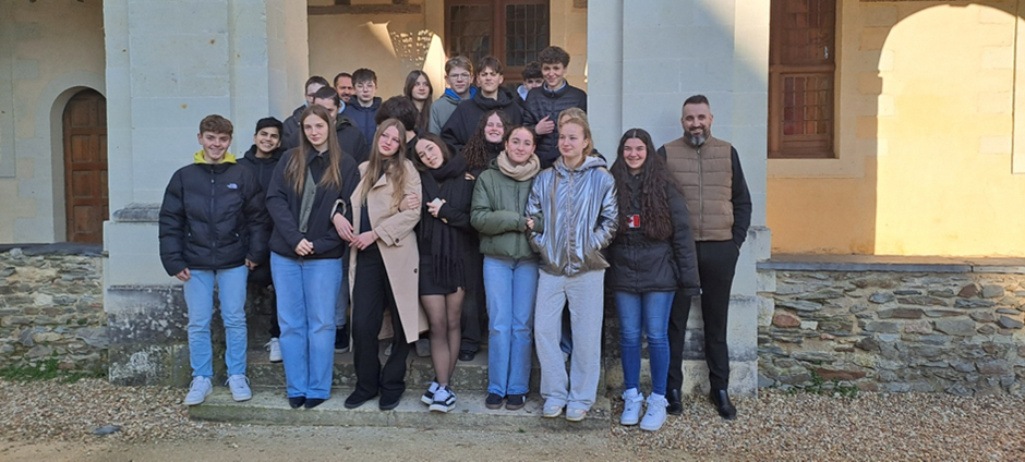 Haute Follis sortie Theatre 2HOT 2