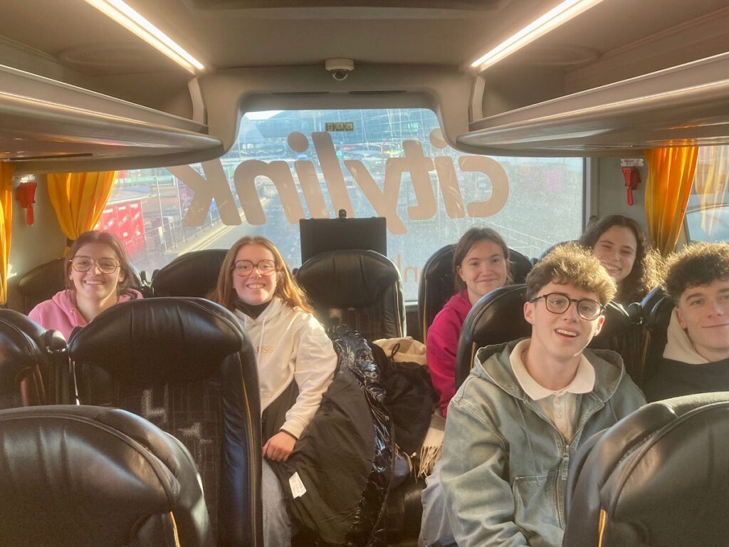 Direction l'Europe : Nos élèves en route pour leur stage ERASMUS ! 4 WhatsApp Image 2025 11 24 at 08.11.11 1