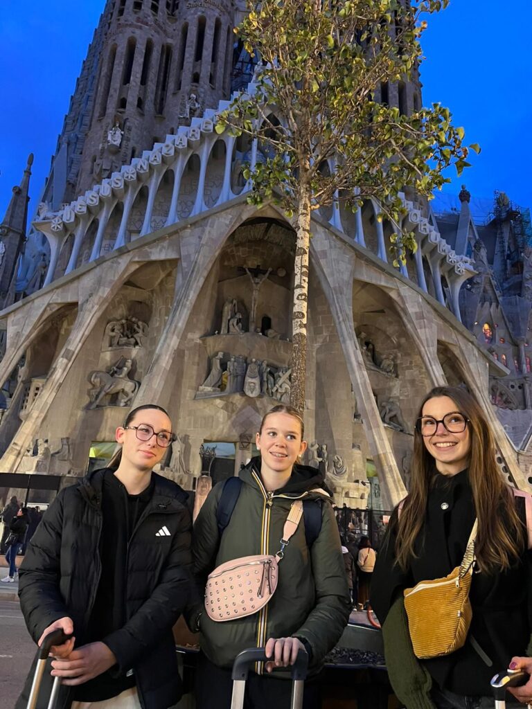 Direction l'Europe : Nos élèves en route pour leur stage ERASMUS ! 6 WhatsApp Image 2025 11 24 at 08.12.28