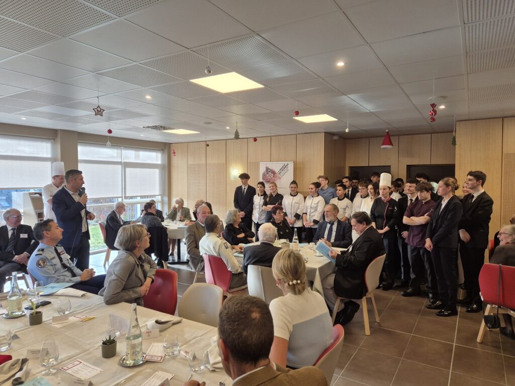 Accueil des membres de Légion d'honneur 7 20251204 145851