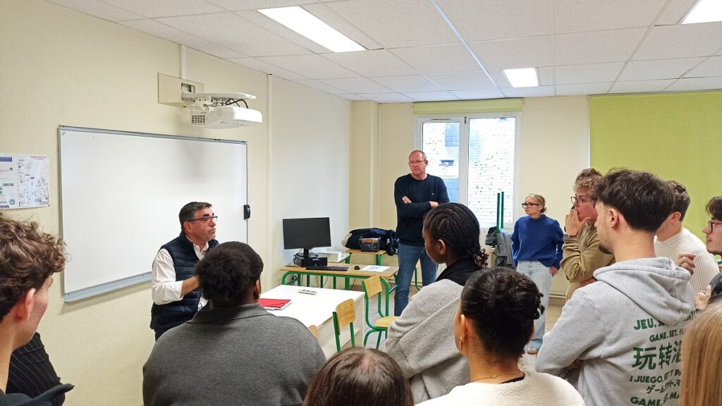Rencontre entre professionnels et nos étudiants de BTS GPME autour d'un petit déjeuner 2 IMG 20251128 112417