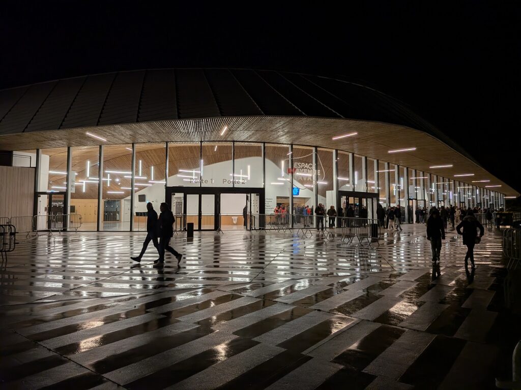 Sortie Futsal pour nos internes 9 PXL 20251201 211428557.MP