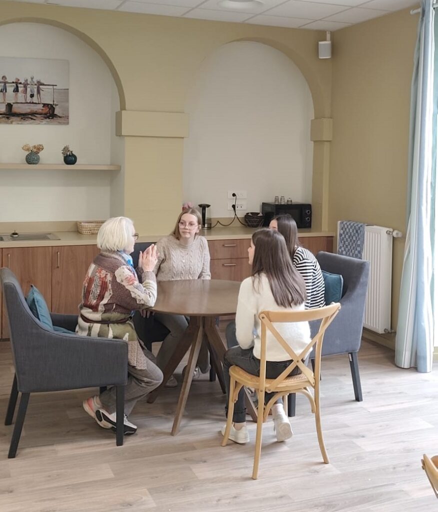 Visite de l'espace Saint Julien par nos élèves de Seconde ASSP (Accompagnement Soins et Services à la personne) 2 WhatsApp Image 2025 12 12 at 09.18.00 2