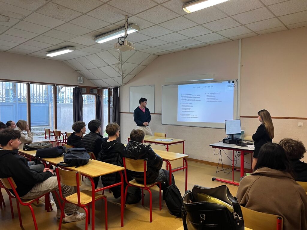 Une après-midi riche en échanges pour nos élèves de Terminale STMG ! 2 WhatsApp Image 2025 12 17 at 07.54.14 1