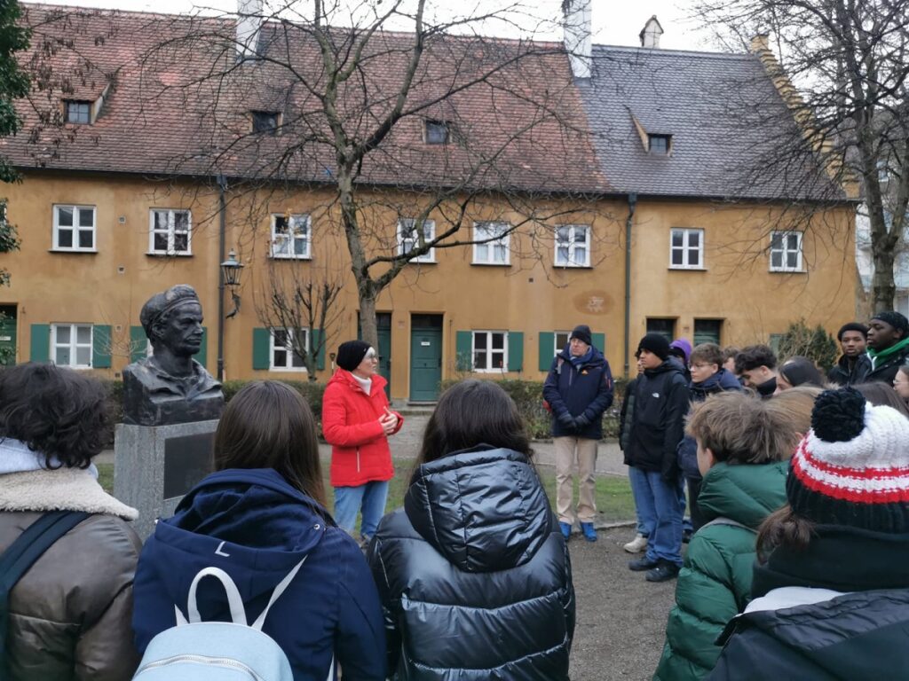 Immersion culturelle et historique pour nos élèves de 1ère Bac Pro TRPM ! 5 WhatsApp Image 2025 12 17 at 12.29.04 1