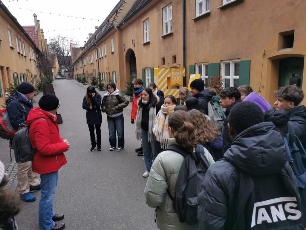 Immersion culturelle et historique pour nos élèves de 1ère Bac Pro TRPM ! 8 WhatsApp Image 2025 12 17 at 12.29.06