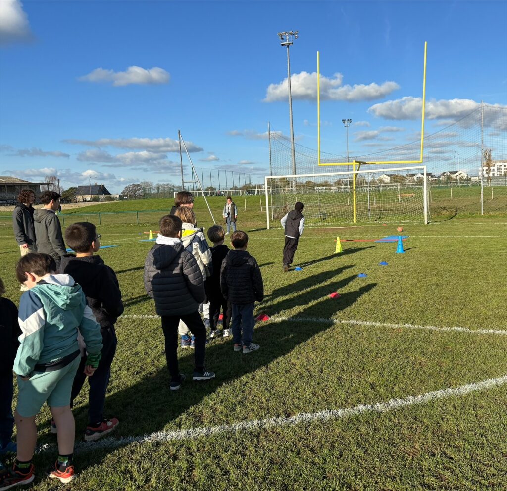 Visite des Secondes AEPA (Animation Enfance Personnes Agées) au Centre de Loisirs des Pommeraies 2 processed FF806898 1BC2 4D3C 9C4F E4E0A6557692