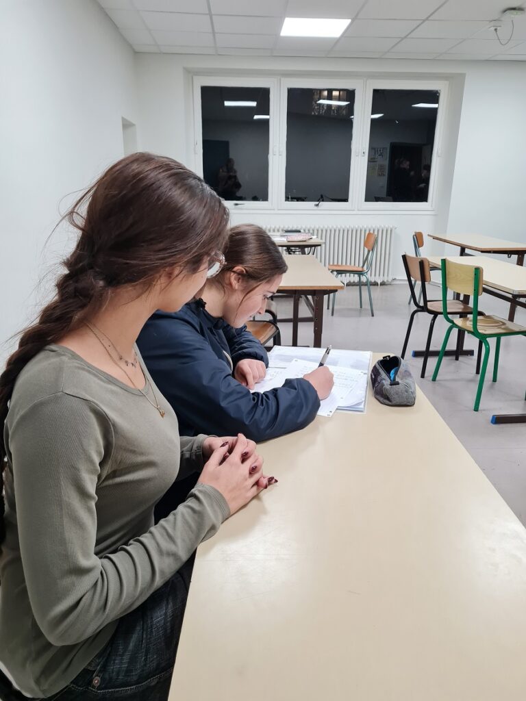 Partenariat Lycée x ESIEA : Le soutien scolaire est lancé ! 2 20251216 184930