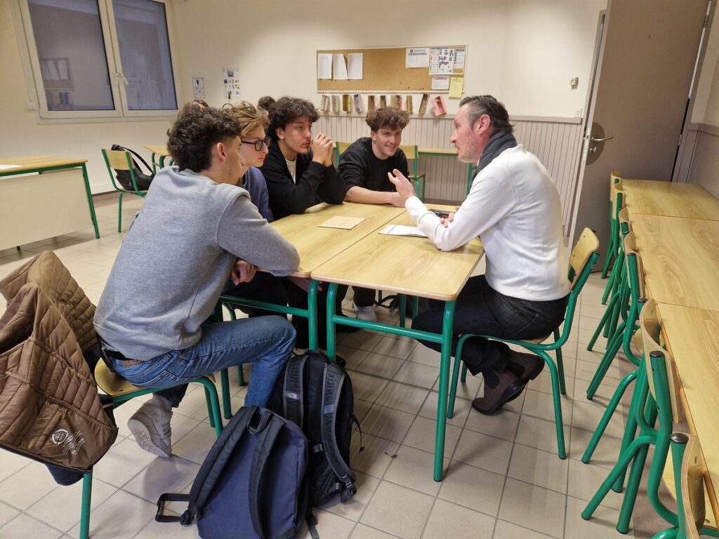 Tables Rondes pour nos Terminale STMG 2 20251218 091036