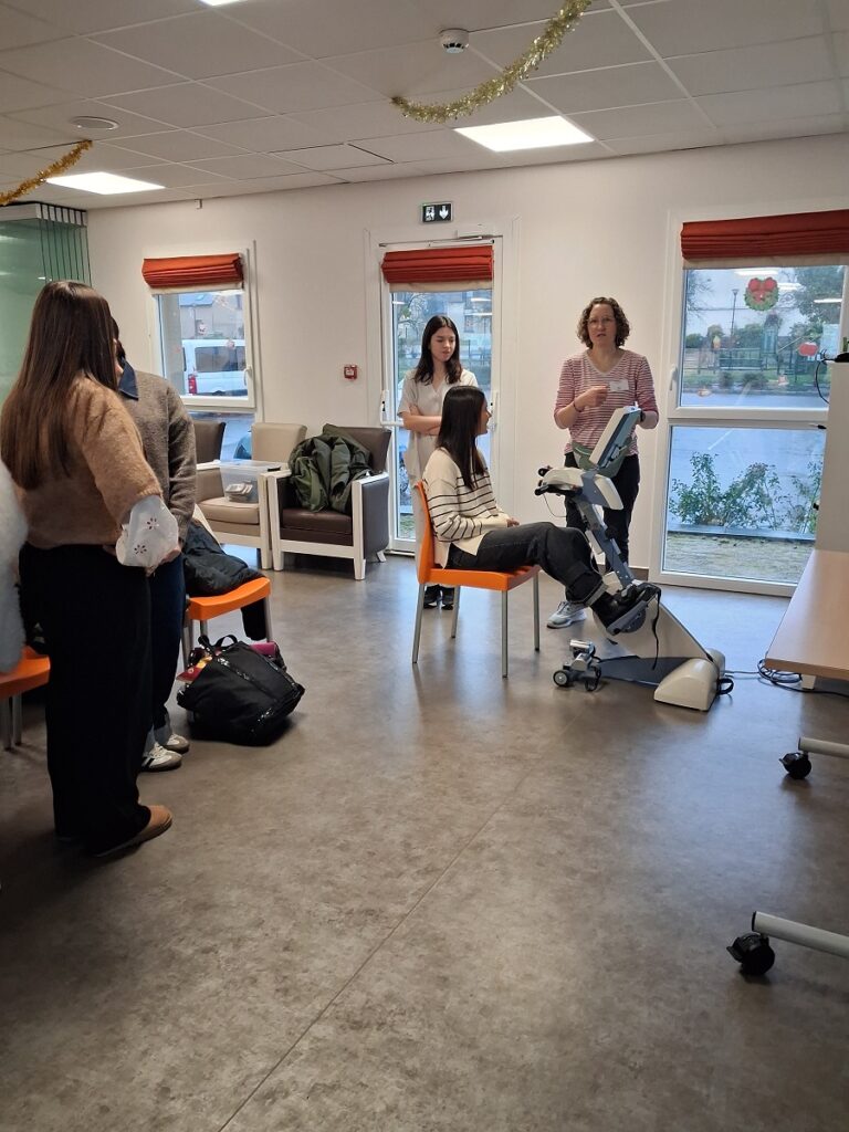 Immersion au cœur de l’innovation : Nos Terminales ST2S en EHPAD ! 8 20260108 111126