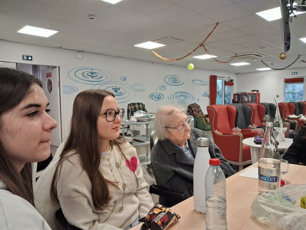 Immersion au cœur de l’innovation : Nos Terminales ST2S en EHPAD ! 12 20260108 131632