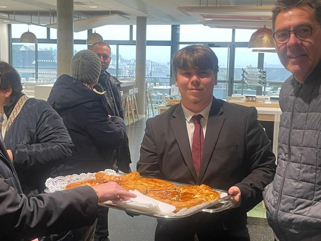 Moment de partage et de gourmandise au lycée ! 2 WhatsApp Image 2026 01 08 at 10.20.13 1 1