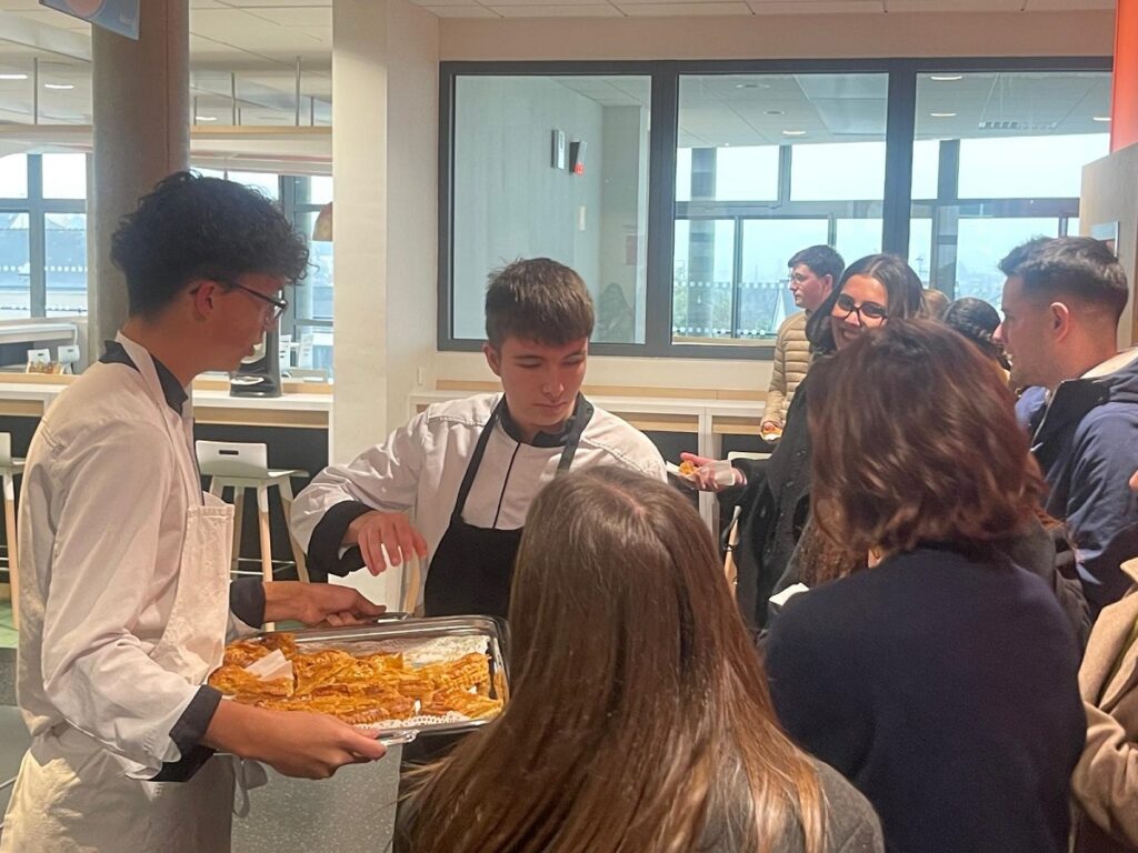 Moment de partage et de gourmandise au lycée ! 6 WhatsApp Image 2026 01 08 at 10.20.13