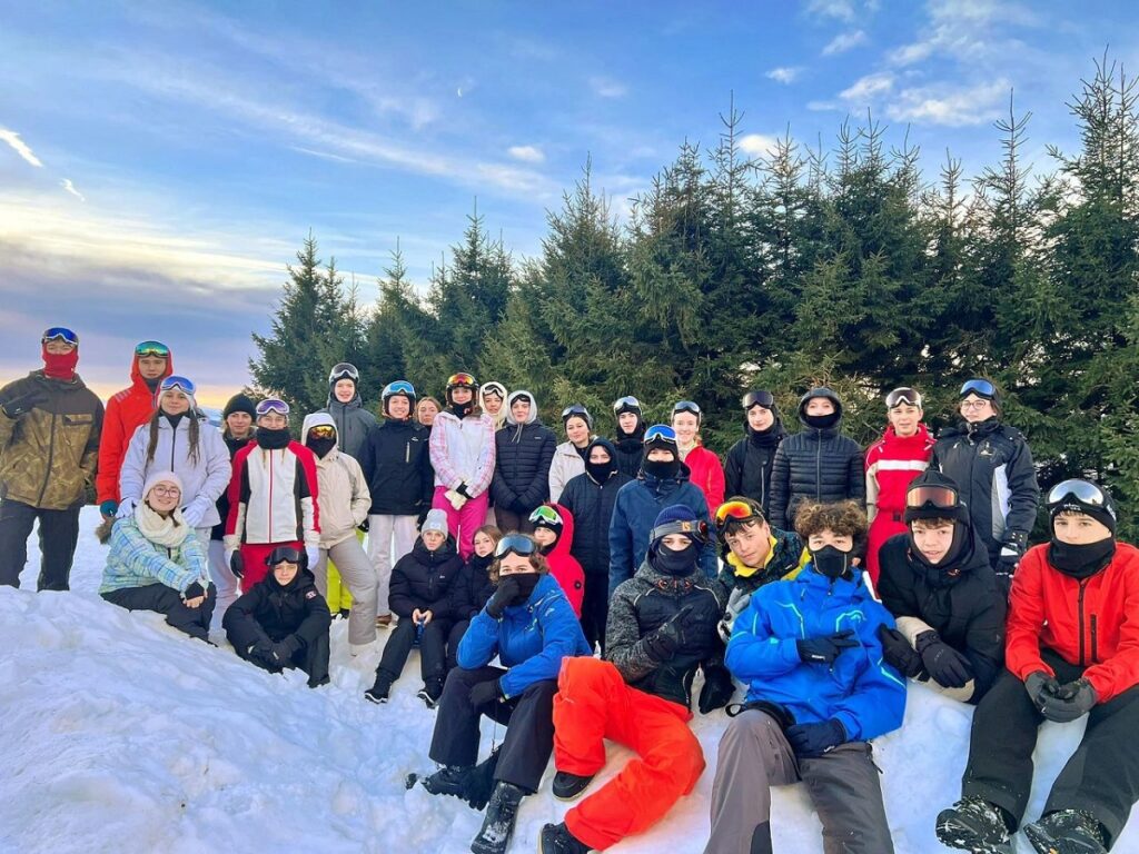 Séjour à la neige 13 iSZtNOfgu9hz4cGotvXkcF40wCJaBoLOJssNEJue