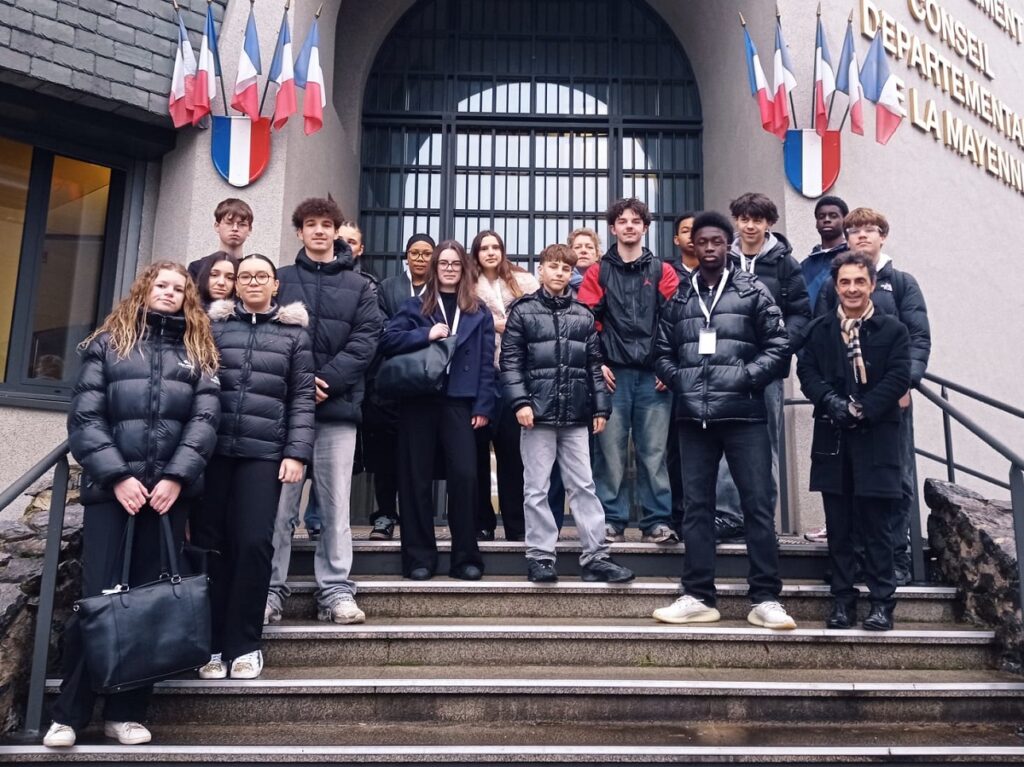 Direction le Conseil Départemental pour nos élèves de seconde AGORA 1 1 1