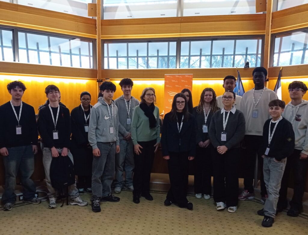 Direction le Conseil Départemental pour nos élèves de seconde AGORA 8 3 1