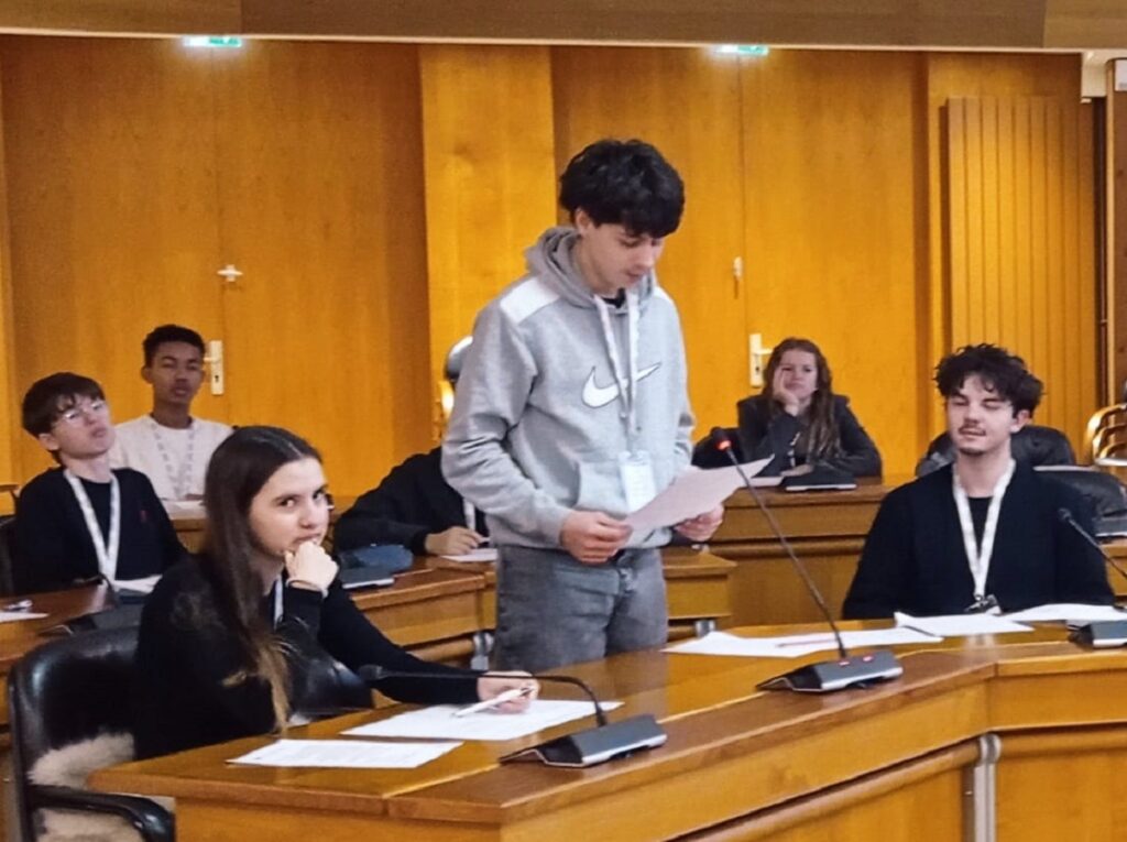 Direction le Conseil Départemental pour nos élèves de seconde AGORA 11 6 1