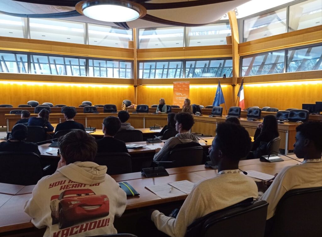 Direction le Conseil Départemental pour nos élèves de seconde AGORA 12 7 1