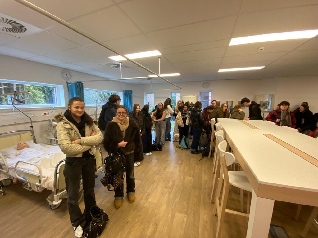 Direction Bruxelles pour nos Terminales ASSP ! 3 WhatsApp Image 2026 02 03 at 12.25.17 1