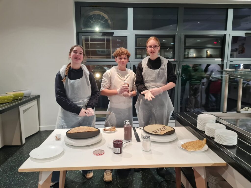 Soirée crêpes à l’Internat du Lycée Haute Follis ! 10 WhatsApp Image 2026 02 19 at 15.25.48