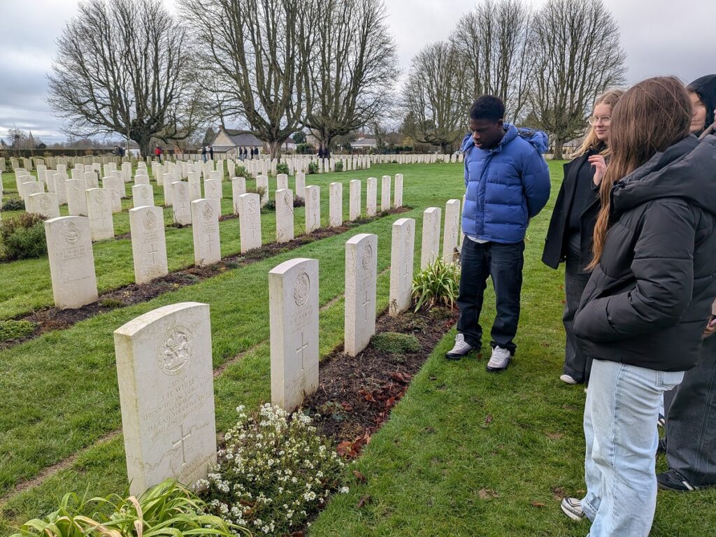 Direction la Normandie pour nos Terminales STMG ! 13 PXL 20260210 095823576.MP