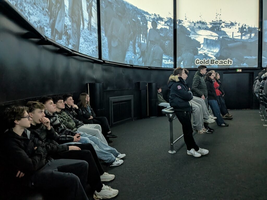 Direction la Normandie pour nos Terminales STMG ! 14 PXL 20260210 110510211.MP