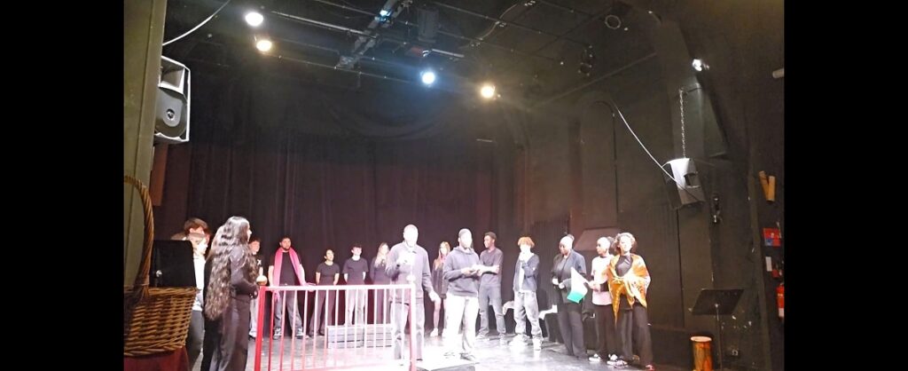 « Osons prendre la parole et Déconstruisons les préjugés » ! 10 image theatre 1