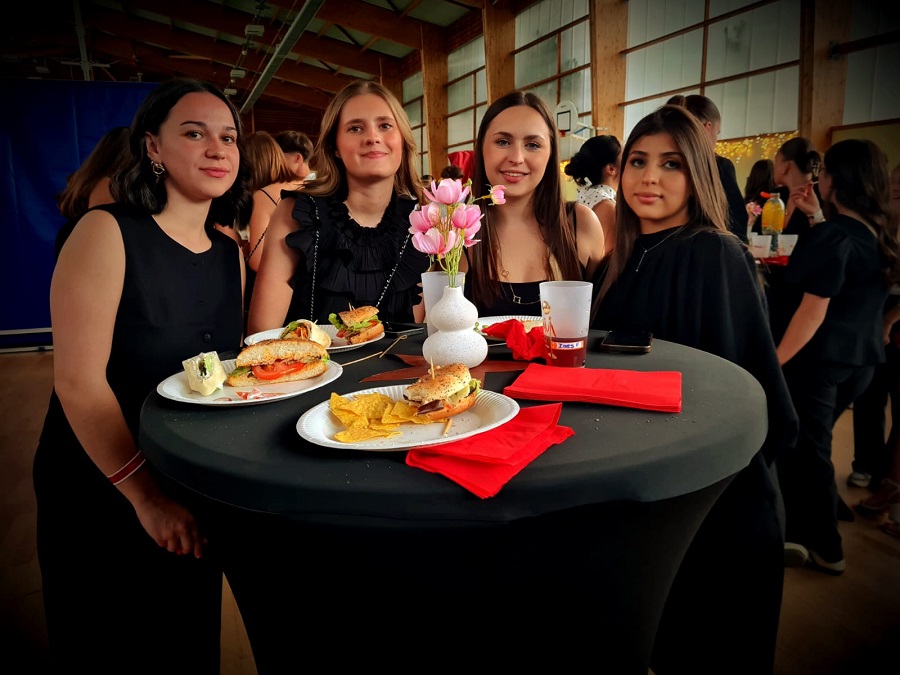 BAL DE PROMO DE NOS TERMINALES 4 a5e4cb82 5555 4e21 8213 3e7f7e84c44e 1
