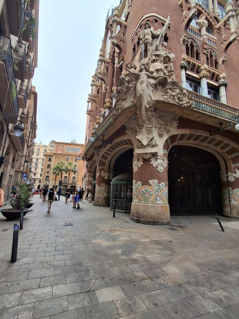 Projet Together à Barcelone : 15 jours d'engagement et de solidarité ! 12 WhatsApp Image 2026 07 13 at 08.43.29